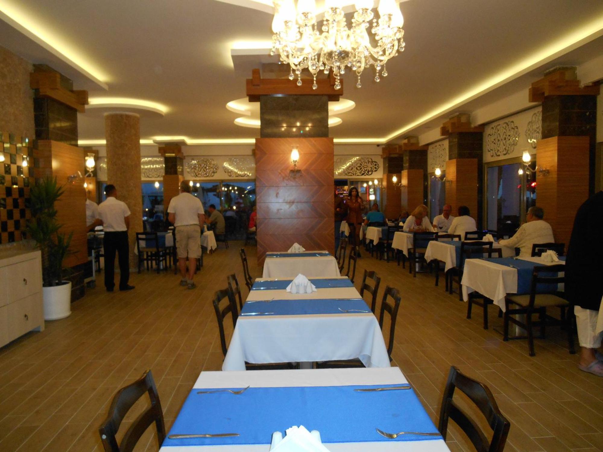 אלאניה Parador Beach Hotel מראה חיצוני תמונה