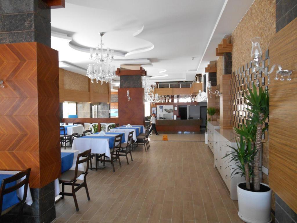 אלאניה Parador Beach Hotel מראה חיצוני תמונה